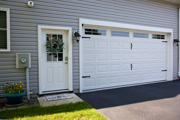 24/7 Emergency Garage Door Panel Replacement experts in Wind Gap, PA